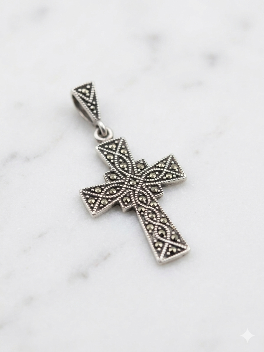 Pendentif croix en filigrane de marcassite en argent sterling