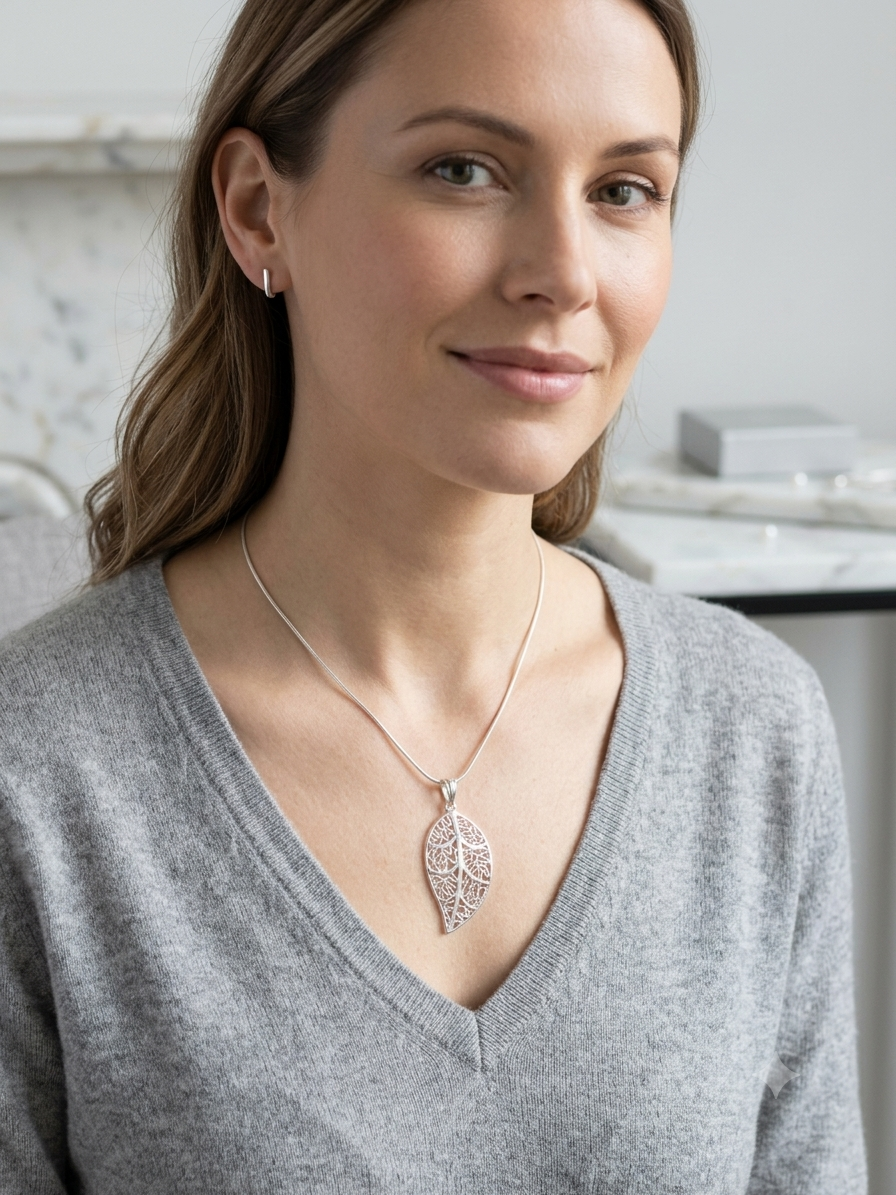925 Sterling Silver Filigree Leaf Pendant Necklace