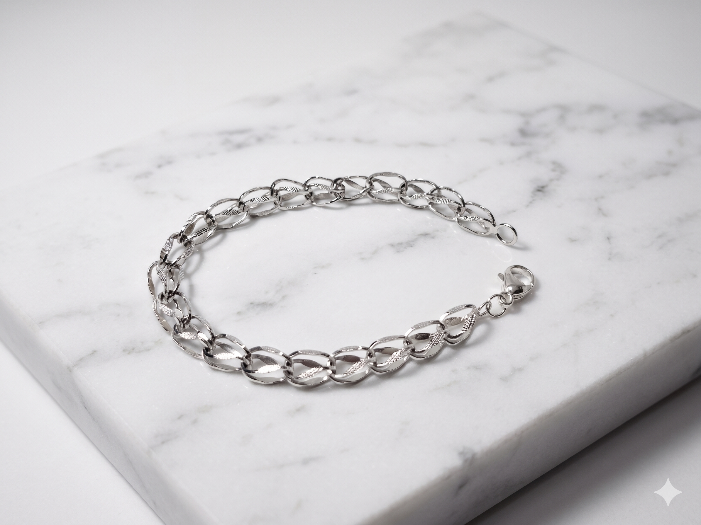 925 Sterling Silver Twisted Oval Link Bracelet